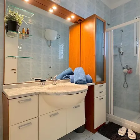 Amare - Sea Front Apartment *