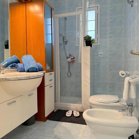 Amare - Sea Front Apartment *
